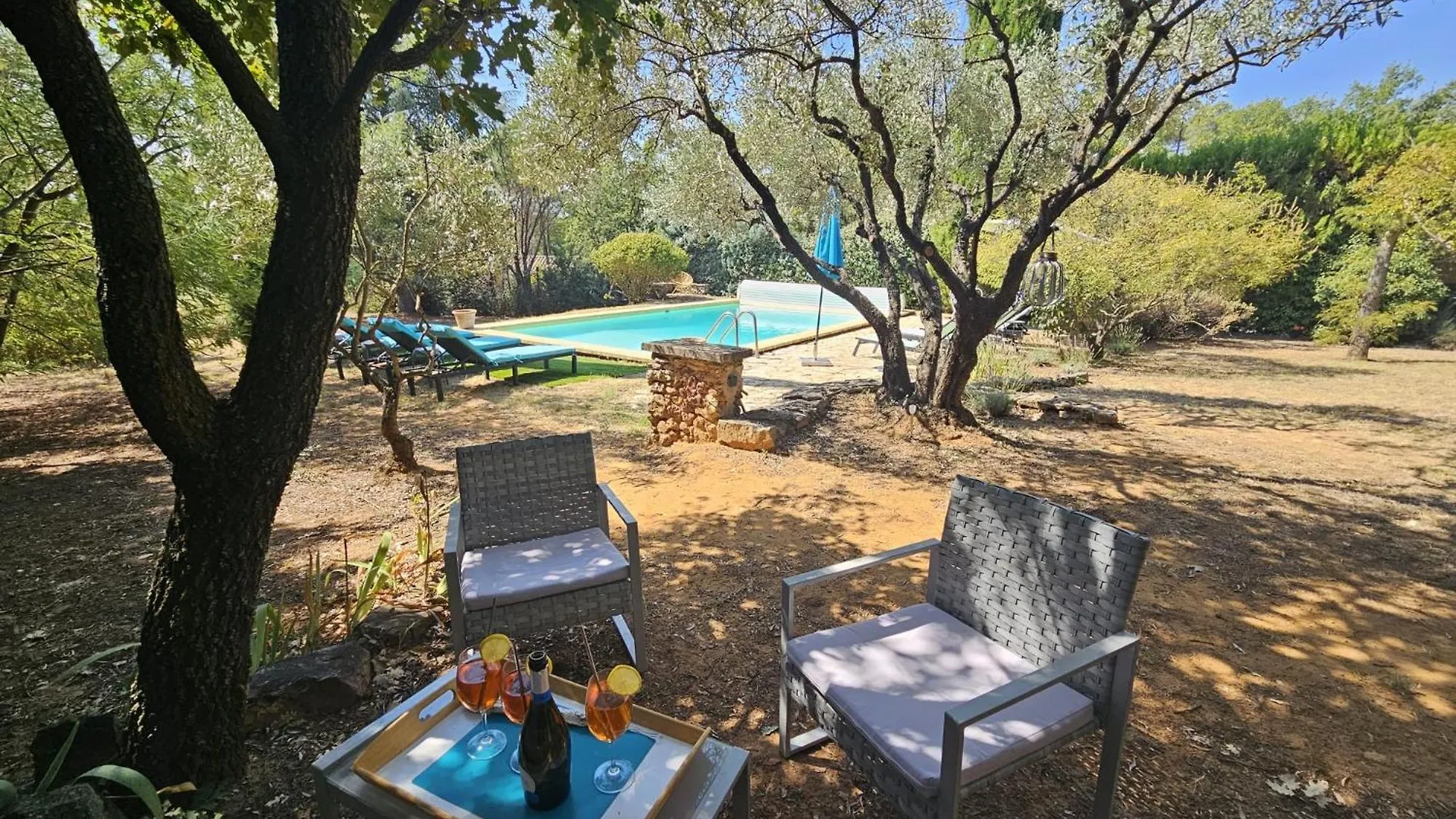 Hébergement de vacances Jolie maison en plein cœur du Lubéron Roussillon en Isere