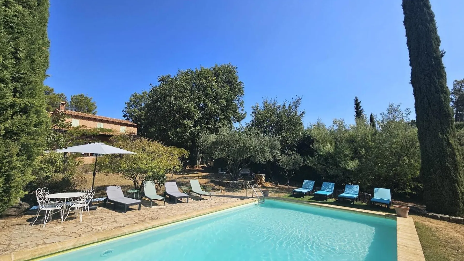 Jolie maison en plein cœur du Lubéron Roussillon en Isere 0*,