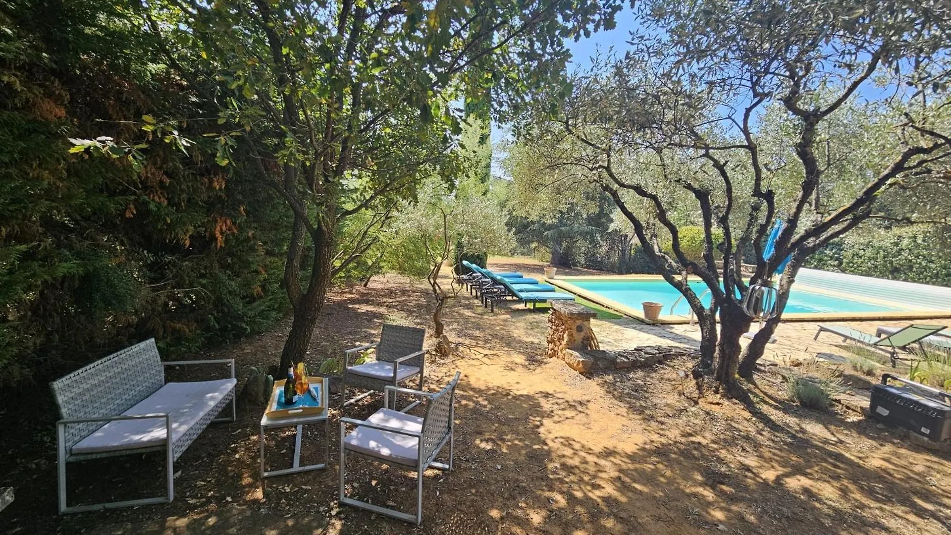 Jolie maison en plein cœur du Lubéron Roussillon en Isere