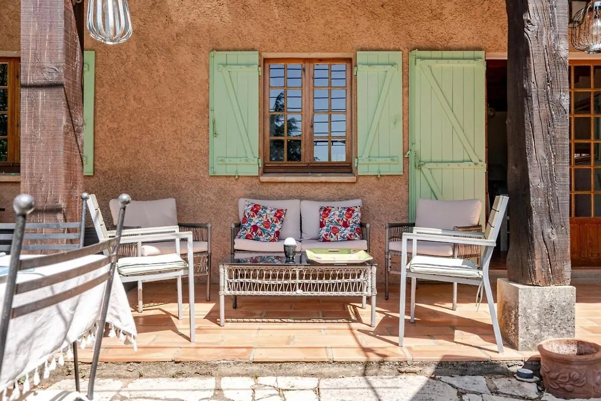 Jolie maison en plein cœur du Lubéron Roussillon en Isere 0*,