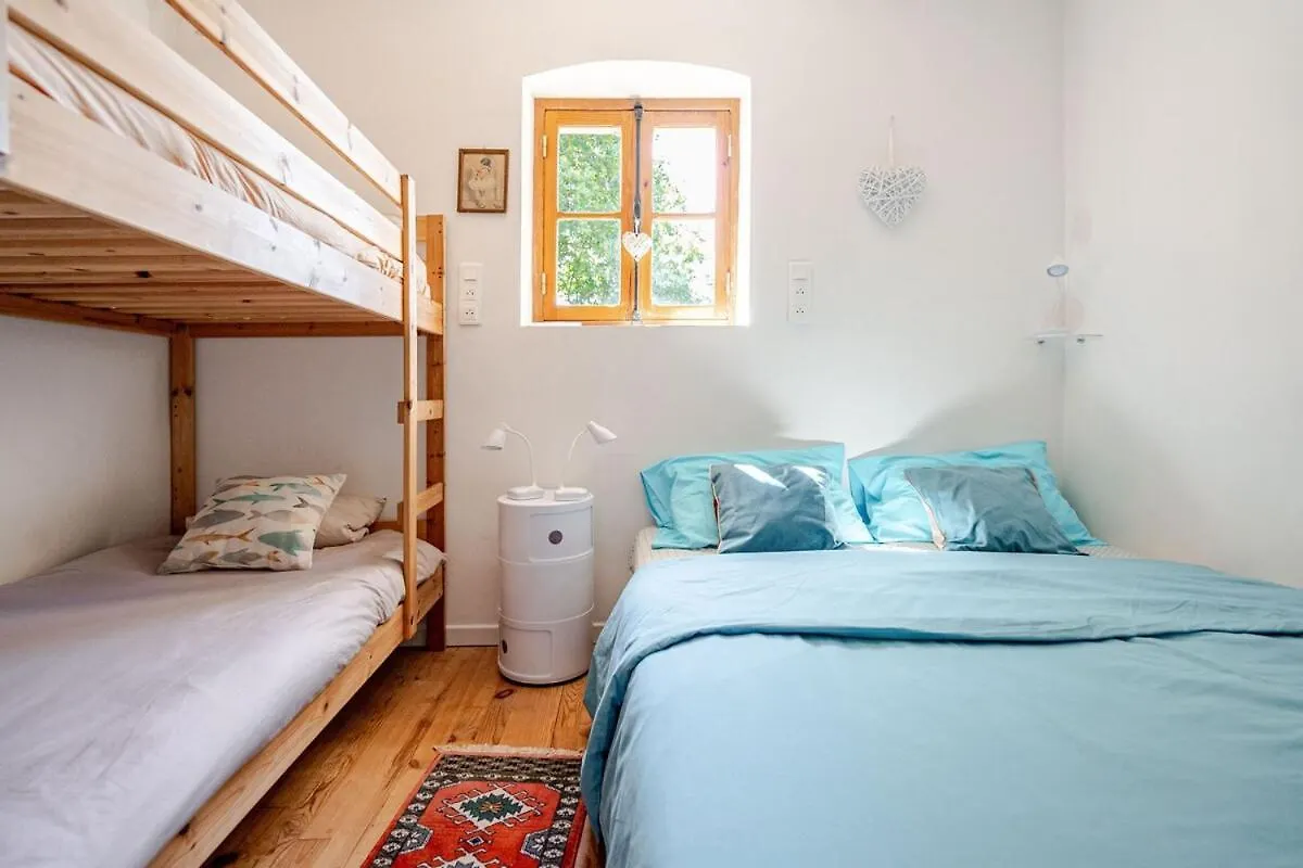 Hébergement de vacances Jolie maison en plein cœur du Lubéron Roussillon en Isere France