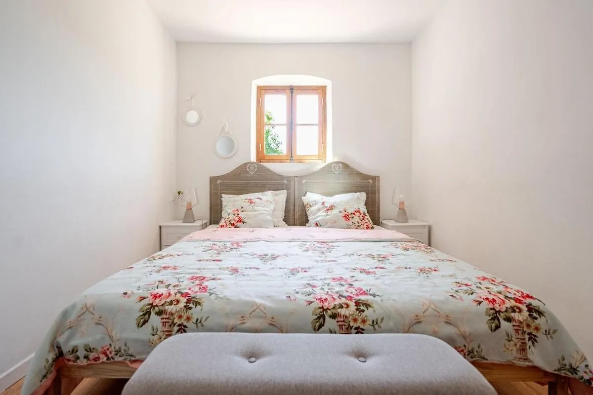 Jolie maison en plein cœur du Lubéron Roussillon en Isere France