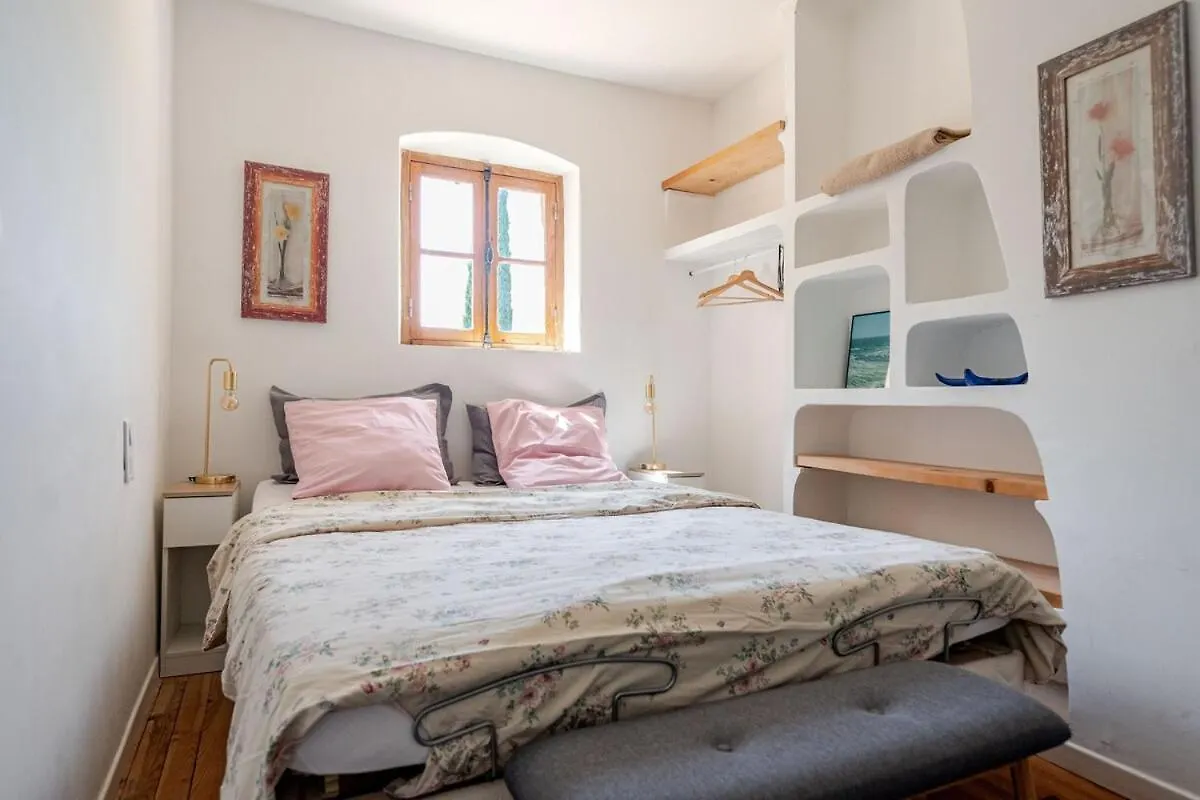 Jolie maison en plein cœur du Lubéron Roussillon en Isere