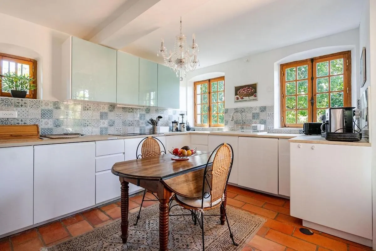 Jolie maison en plein cœur du Lubéron Roussillon en Isere