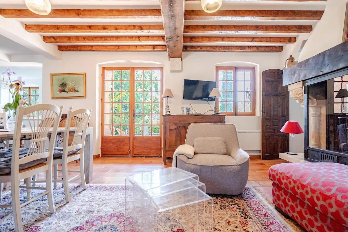 Jolie maison en plein cœur du Lubéron Roussillon en Isere