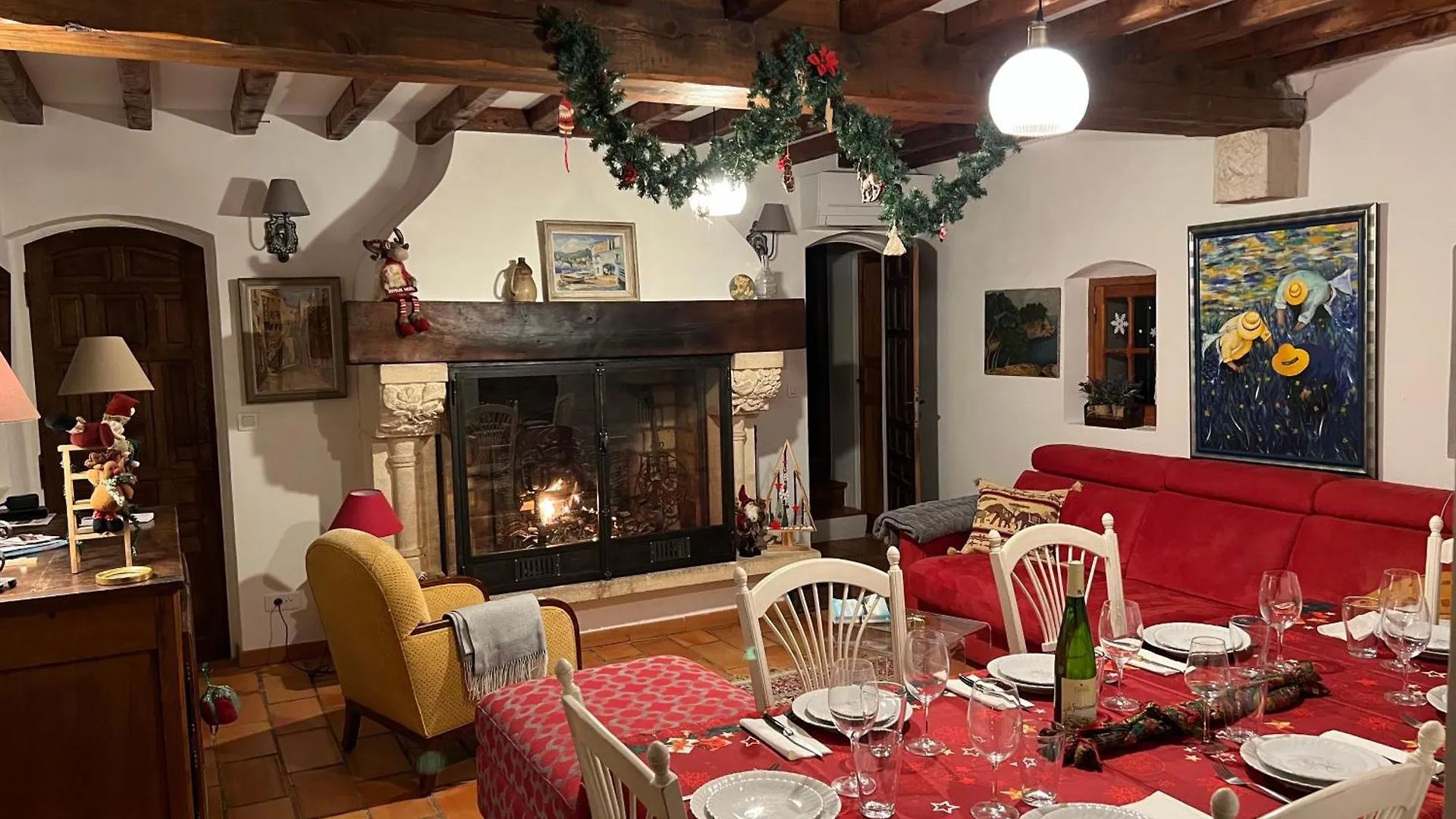 Hébergement de vacances Jolie maison en plein cœur du Lubéron Roussillon en Isere