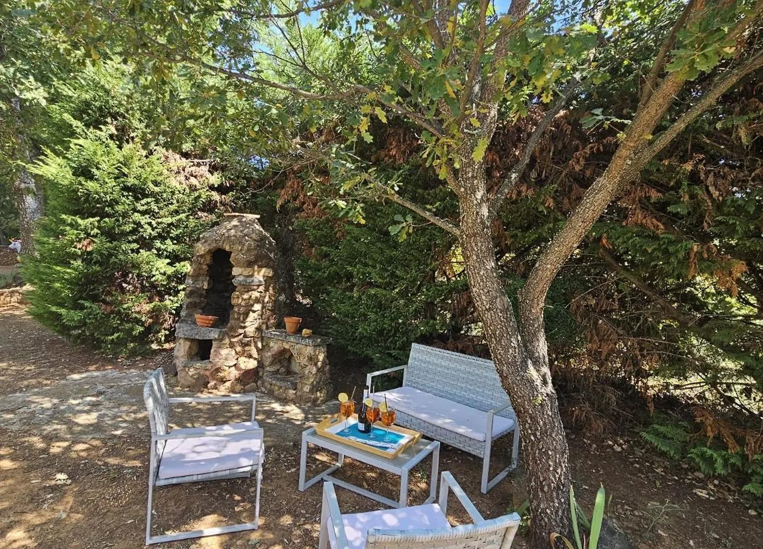 Hébergement de vacances Jolie maison en plein cœur du Lubéron Roussillon en Isere